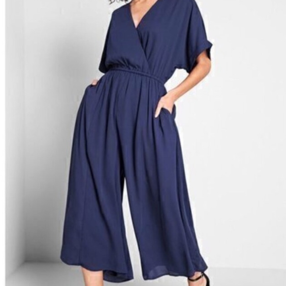 ModCloth Arrive & Thrive Wide Leg Blue
Jumpsuit Sz XS